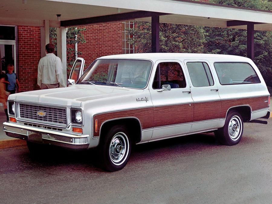  Chevrolet Suburban 1973 года  (фото 2 из 2)